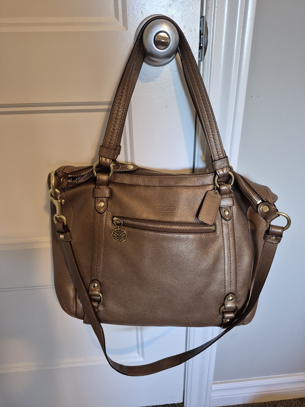 Authentic Coach Brown Leather Tote Handbag - Classic Women’s Shoulder Bag